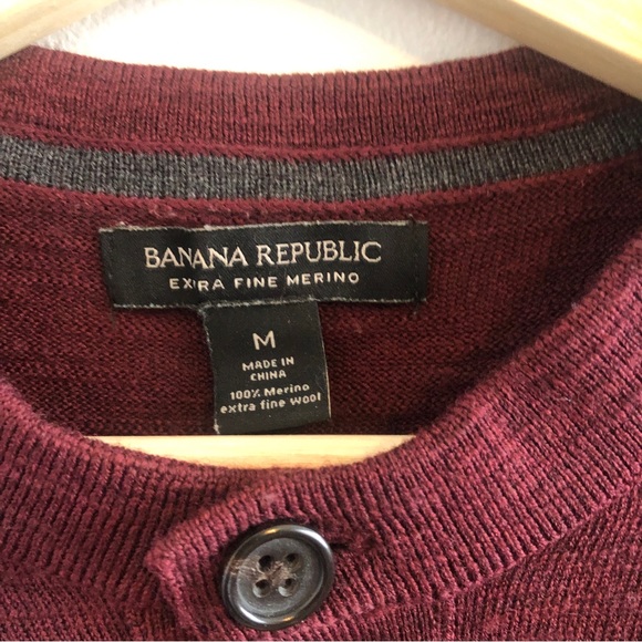 Banana Republic Extra Fine Merino 3 button Henley - M - Picture 2 of 5